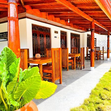 Tharurashmi Sea Pond Villa & Surf Hostel - Hiriketiya Dikwella Eksteriør bilde