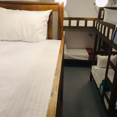 Tharurashmi Sea Pond Villa & Surf Hostel - Hiriketiya Dikwella Eksteriør bilde