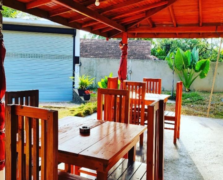 Tharurashmi Sea Pond Villa & Surf Hostel - Hiriketiya Dikwella Eksteriør bilde