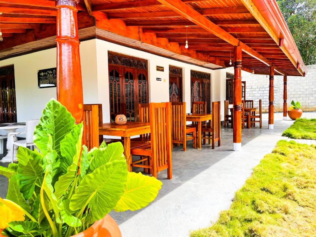 Tharurashmi Sea Pond Villa & Surf Hostel - Hiriketiya Dikwella Eksteriør bilde