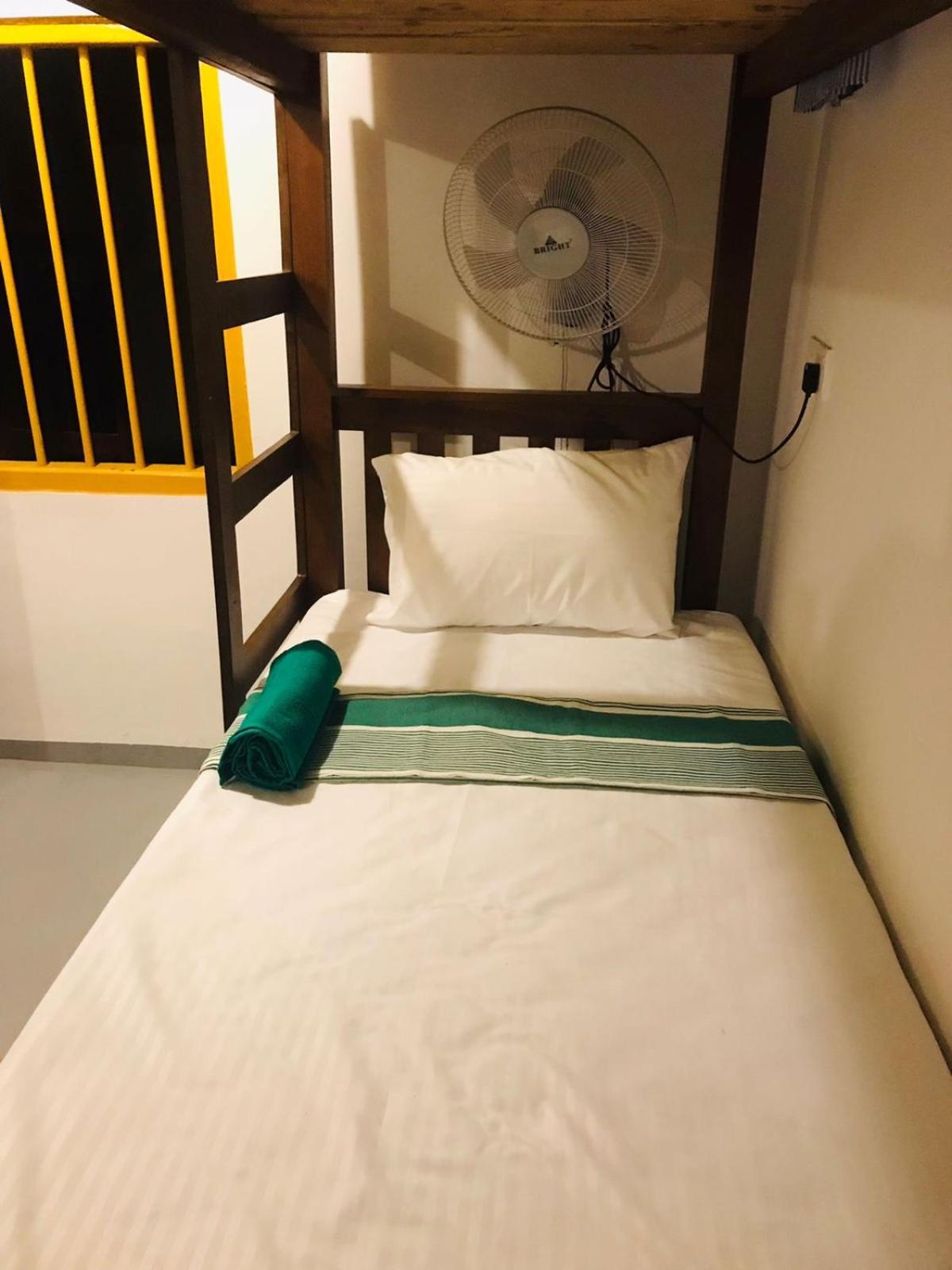 Tharurashmi Sea Pond Villa & Surf Hostel - Hiriketiya Dikwella Eksteriør bilde