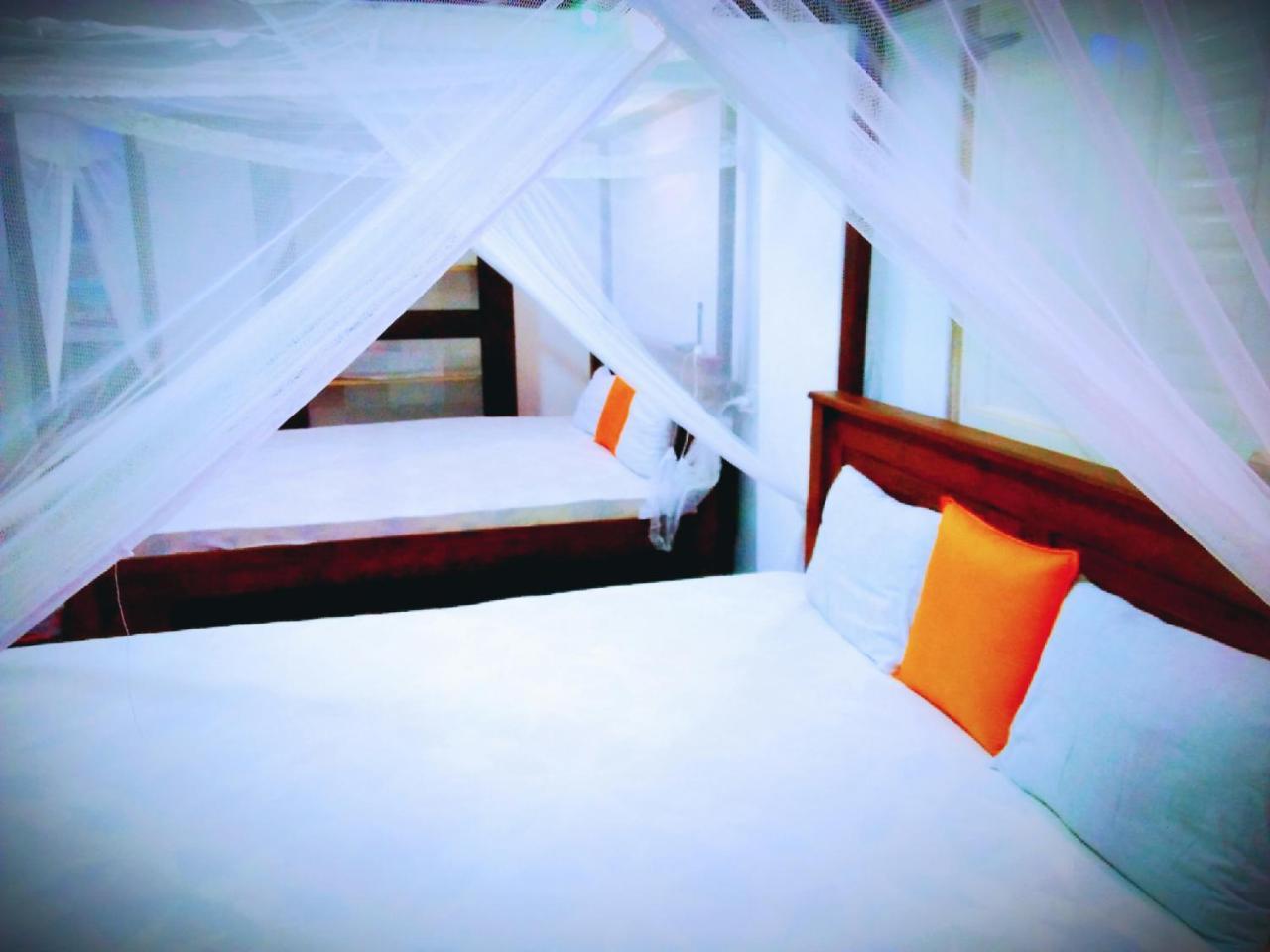 Tharurashmi Sea Pond Villa & Surf Hostel - Hiriketiya Dikwella Eksteriør bilde